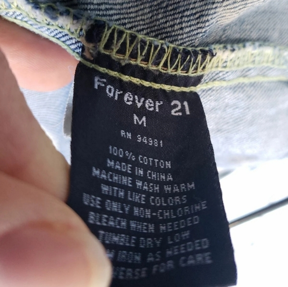 Forever 21 Womens Denim Jacket - Picture 4 of 6